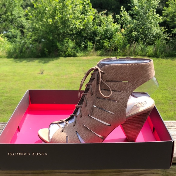 Vince Camuto Shoes - Vince Camuto Sandals 👠 New With Tags Size 10M